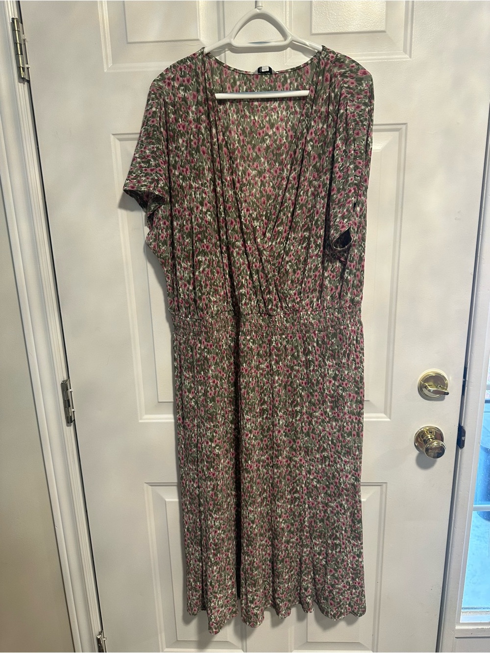 NWT Reitmans Floral V-Neck Smocked-Waist Women's Dress - Pink/Green
